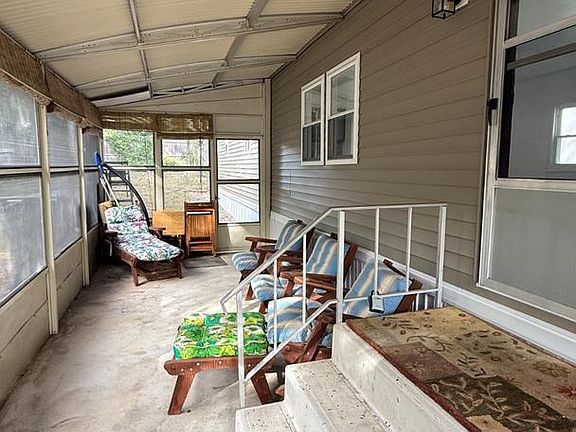 3rd image of 3559 Weymouth Rd
