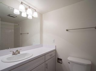 11569 N Shore Dr APT 21, Reston, VA 20190