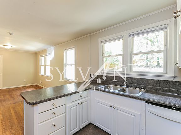 5th image of 118 Woodmont Cir