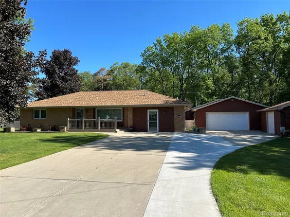 315 Romain Rd, Caro, MI 48723