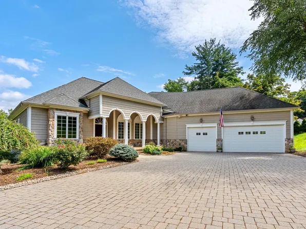 1 Pent Road, Bloomfield, CT 06002