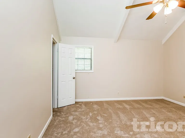 5237 Westhill Dr — Photo 11