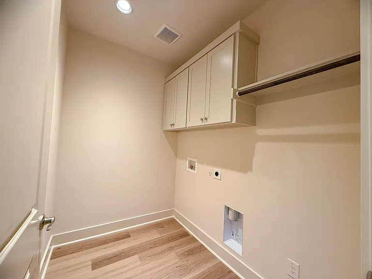 106 Kirkland St — Photo 9