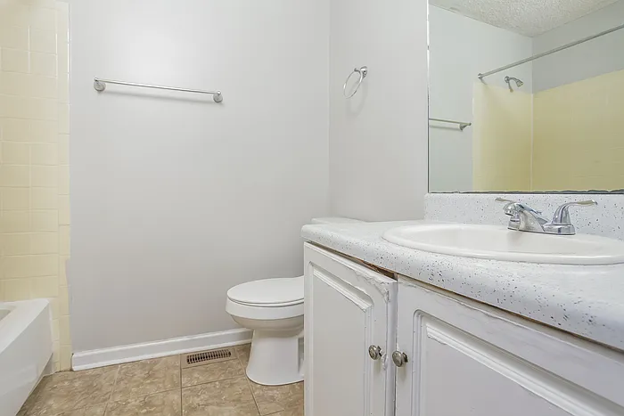 206 Valeworth Dr — Photo 9