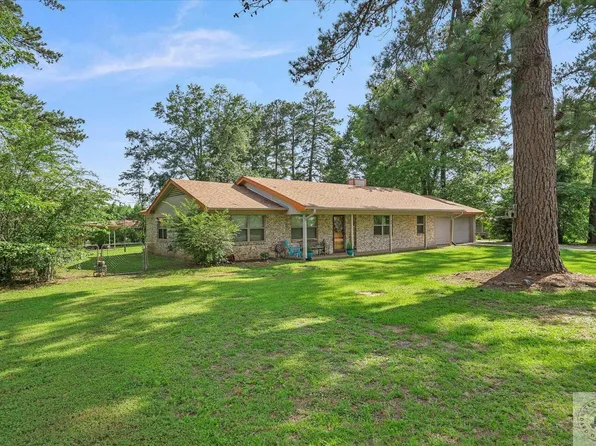 100 Pine St, Maud, TX 75567