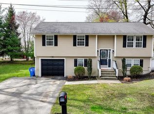 27 Lodge St, Cranston, RI 02920