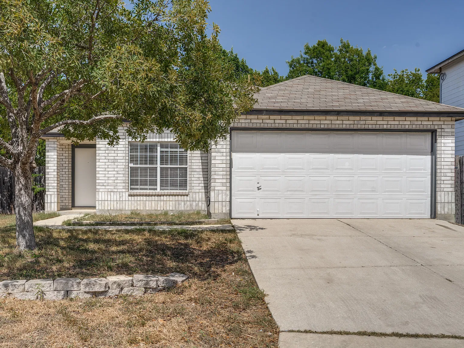 3 bed, 1233 sqft, $1,595 — Photo 1