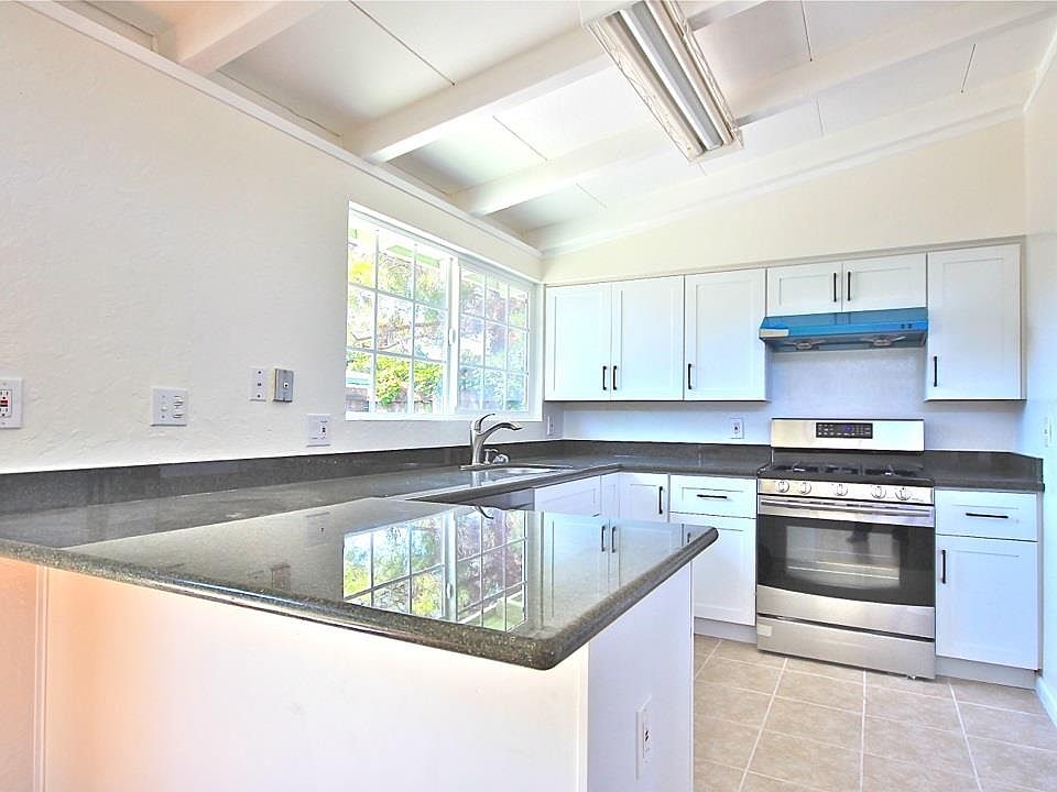 1st image of 974 Bridgewood Way