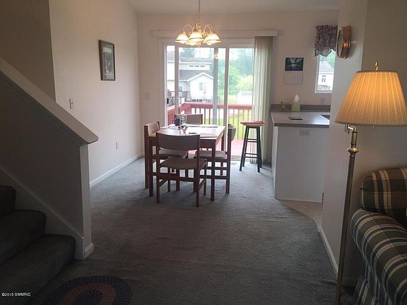 5th image of 719 Splitrail Ave NW