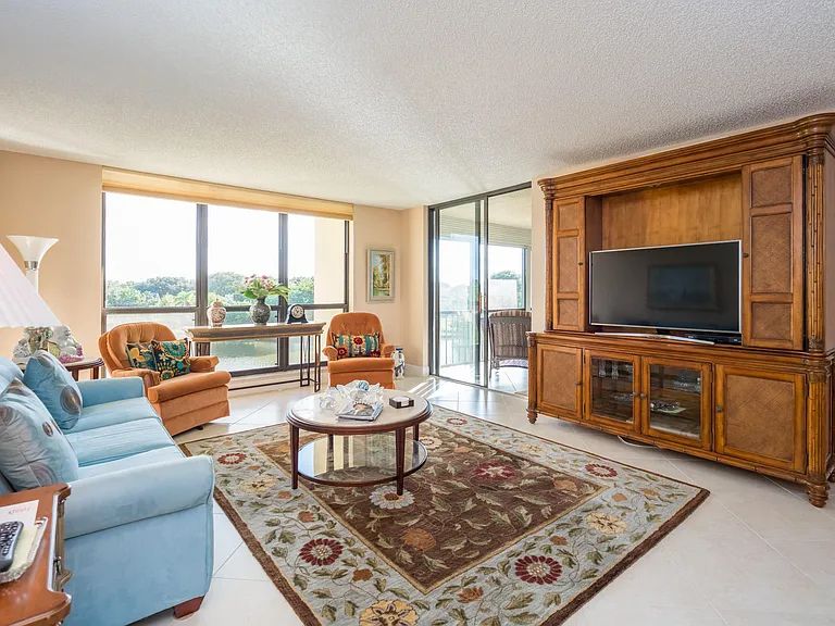 5188 Woodland Lakes Dr #335 — Photo 3