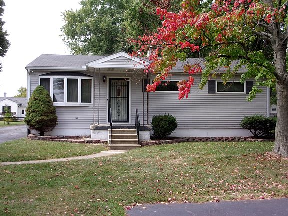 4th image of 69140 Elaine Dr