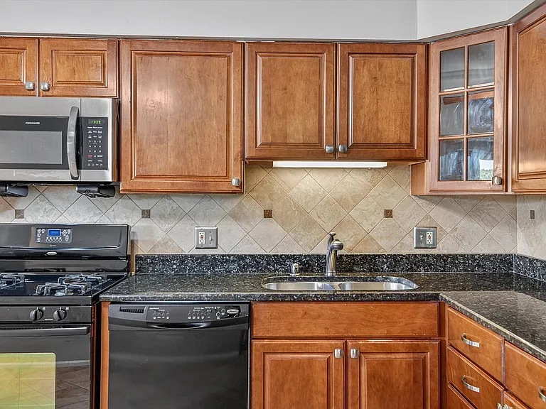 52-Stonebridge-2x1 Kitchen