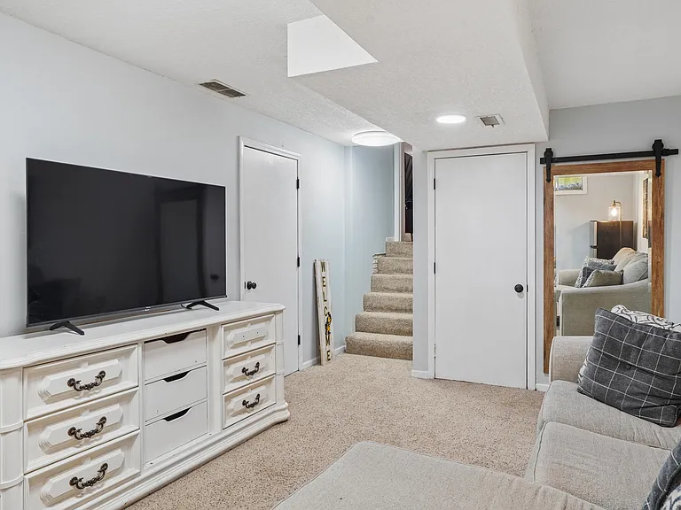 725 Heatherwood Dr — Photo 27