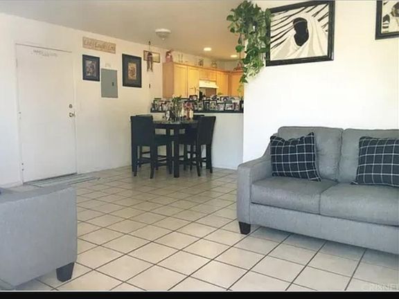 5th image of 38078 Larkin