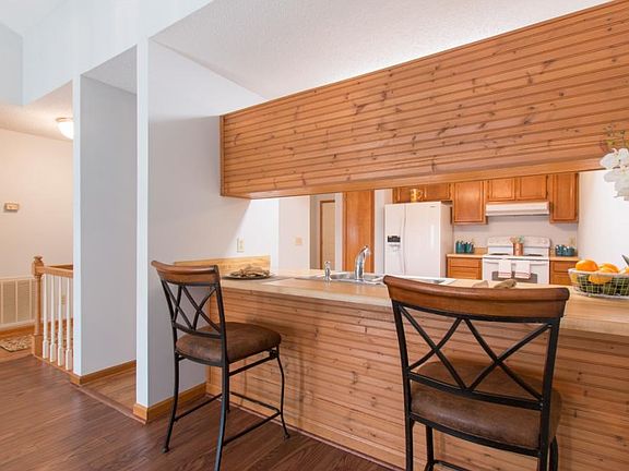 5th image of 141 Brook Ln #141