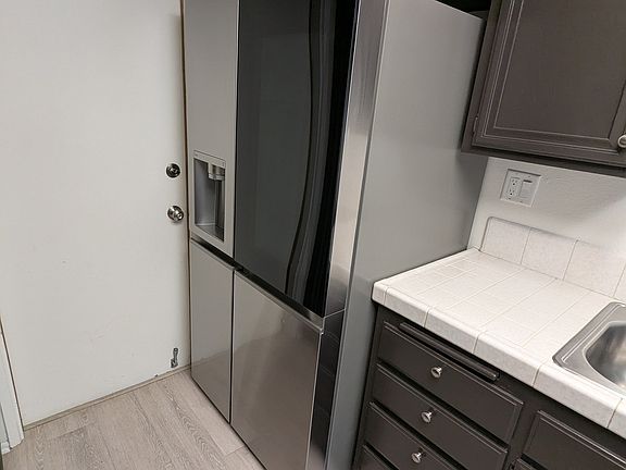 3rd image of 2416 Chandler Ave Unit 3