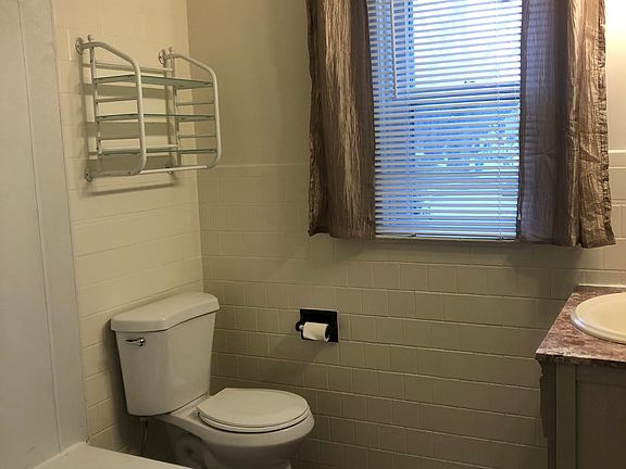 4th image of 320-324 Rosedale St #320