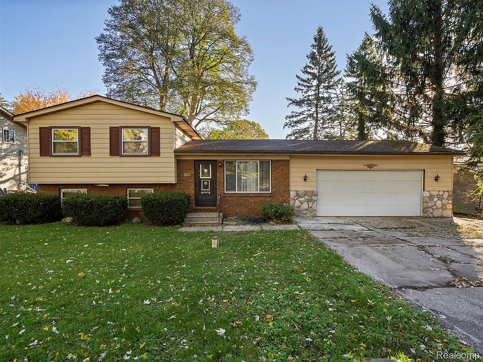 1st image of 845 Harry Paul Dr