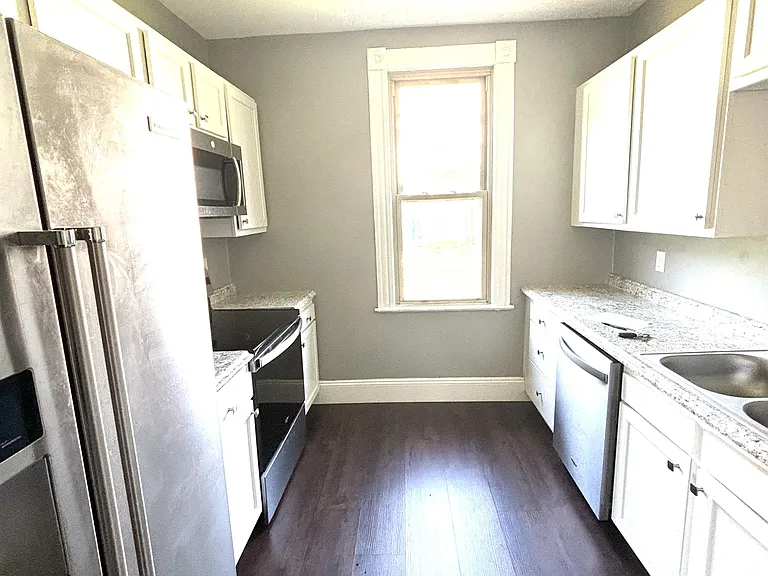 609 George St — Photo 1