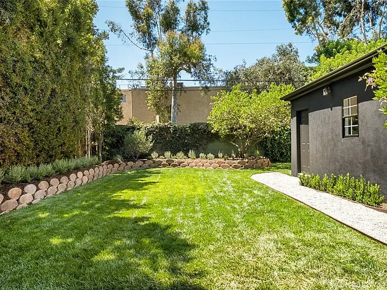 11110 Landale St — Photo 43