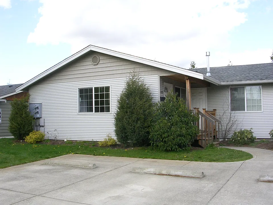 1217 E Indiana St