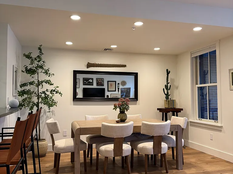 40 College St #207 — Photo 17
