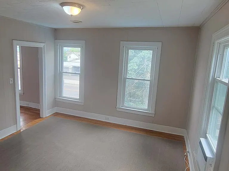 58 Clinton Ave — Photo 8