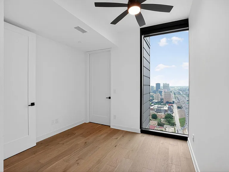 84 East Ave #2903 — Photo 12