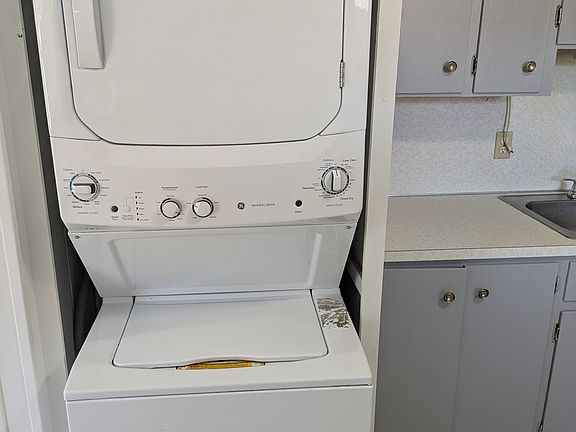 3rd image of 203 Forest Dr #2