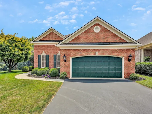 6542 Fairway Estates Dr, Roanoke, VA 24018