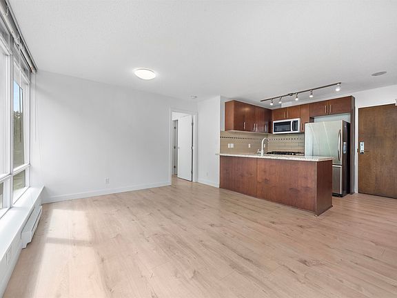 5th image of 8280 Lansdowne Rd #511
