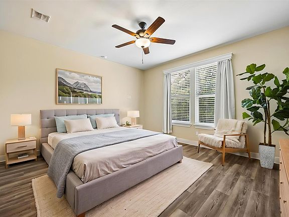 5th image of 306 Kitty Hawk Rd