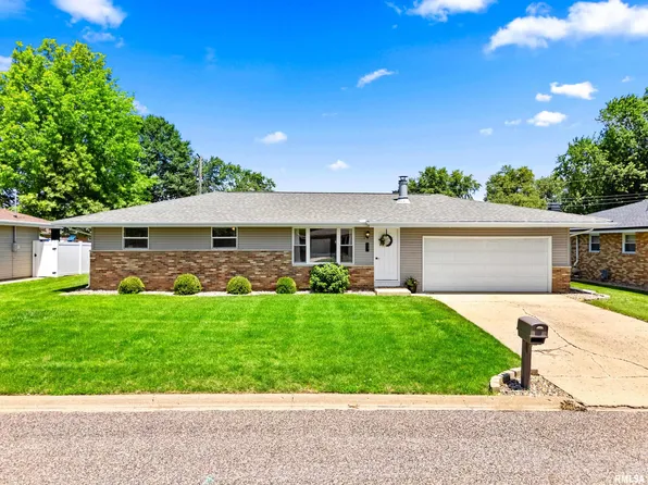 131 E Jadewood St, Morton, IL 61550