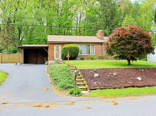 3172 Parker Dr, Lancaster, PA 17601