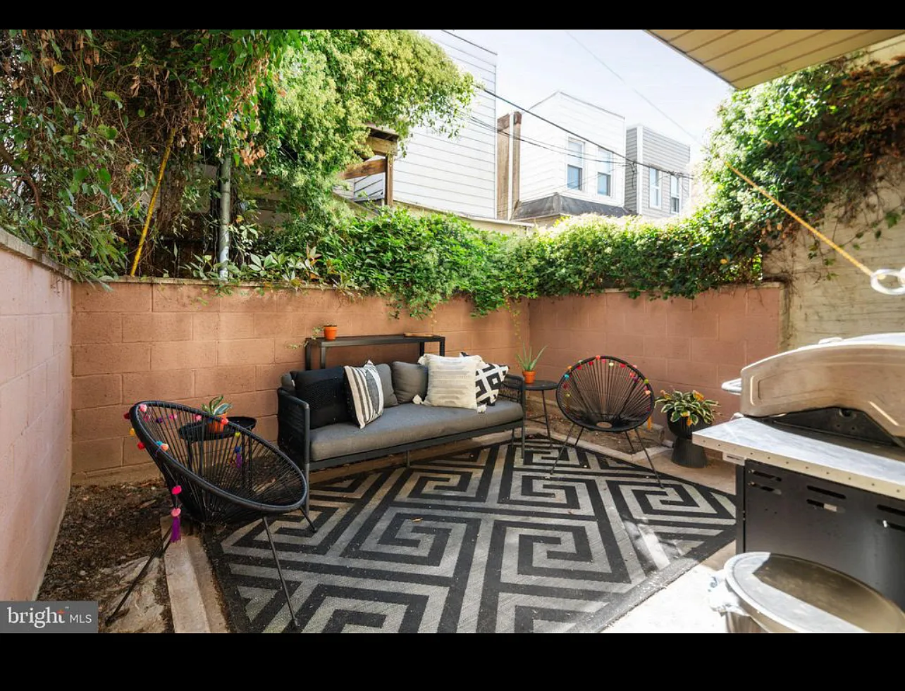 3 bed, 1028 sqft, $2,150 — Photo 4