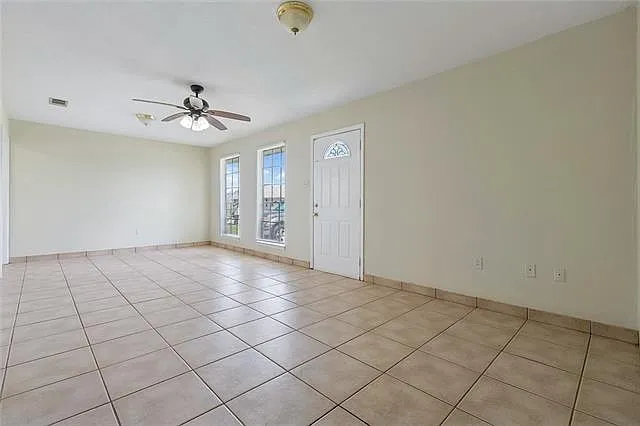141 N Betty Ln — Photo 4
