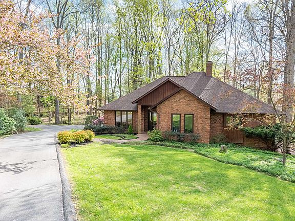 2nd image of 119 Countryside Ct