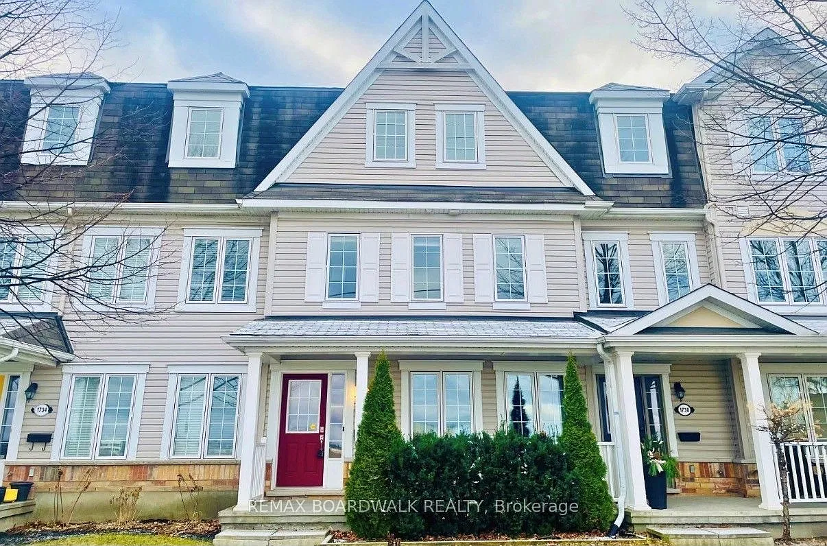 4 bed, $2,500 — Photo 1