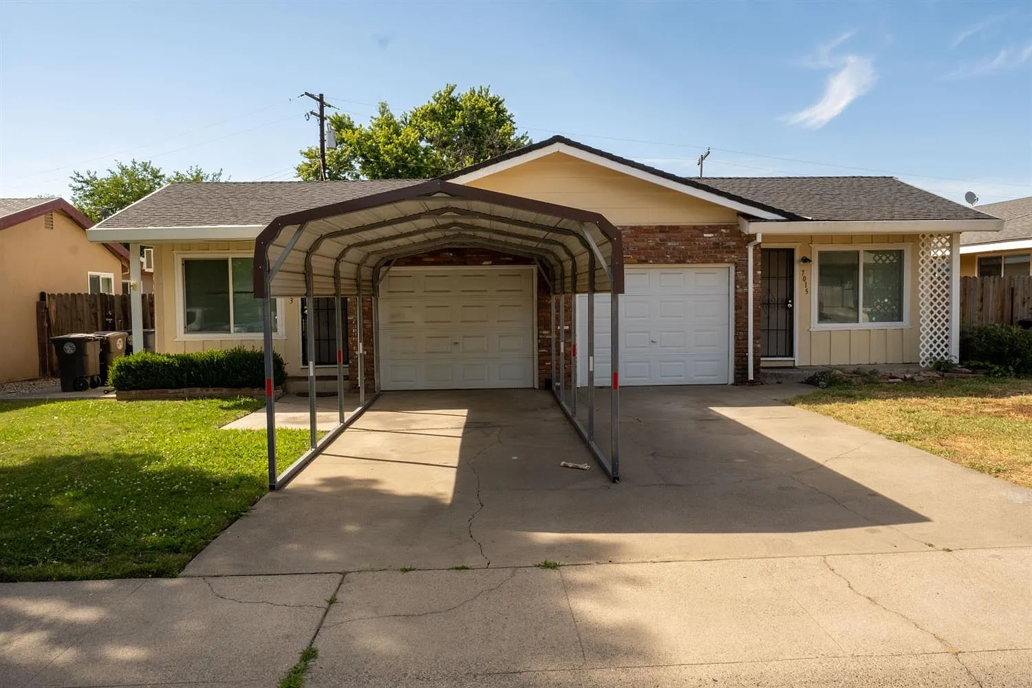 7013 Zeeland Dr photo 1