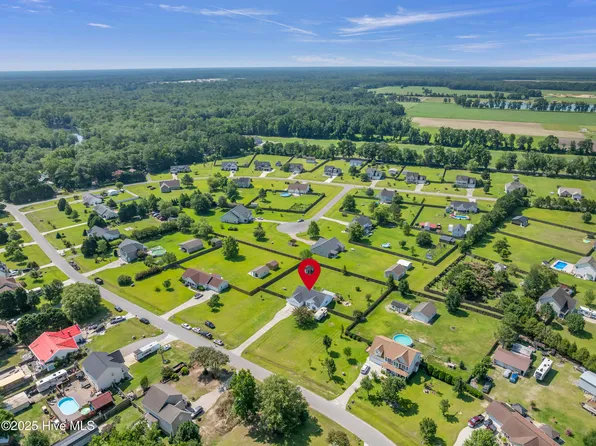 204 Bottle Branch Drive, Burgaw, NC 28425