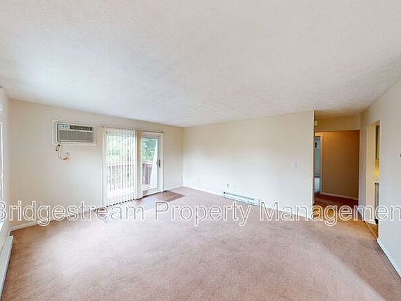 4th image of 1431 Minstrel Dr APT 4