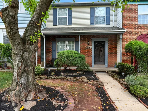 2809 Red Oak Ln, Lanham, MD 20706