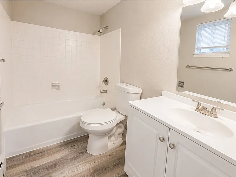 1660 Moore Ave. — Photo 13
