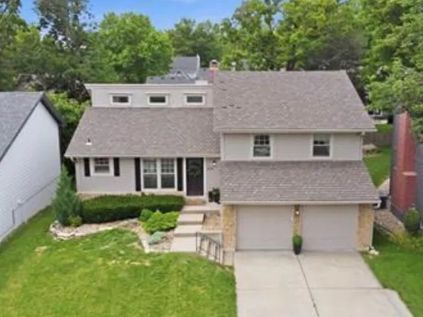 604 NE Burning Tree St, Lees Summit, MO 64064