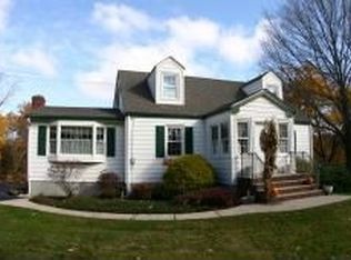 27 Pulaski Rd, Whitehouse Station, NJ 08889