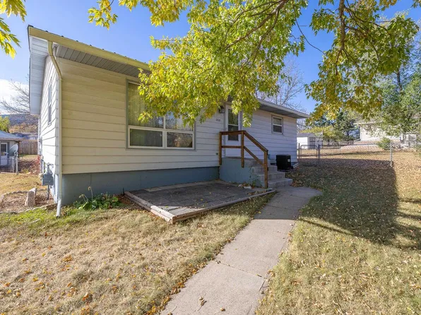208 Tulsa Dr, Sturgis, SD 57785