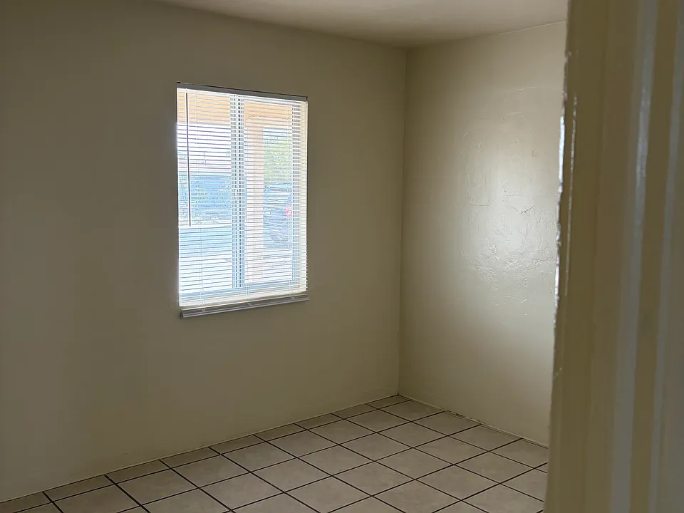 226 E 6th Ave #226