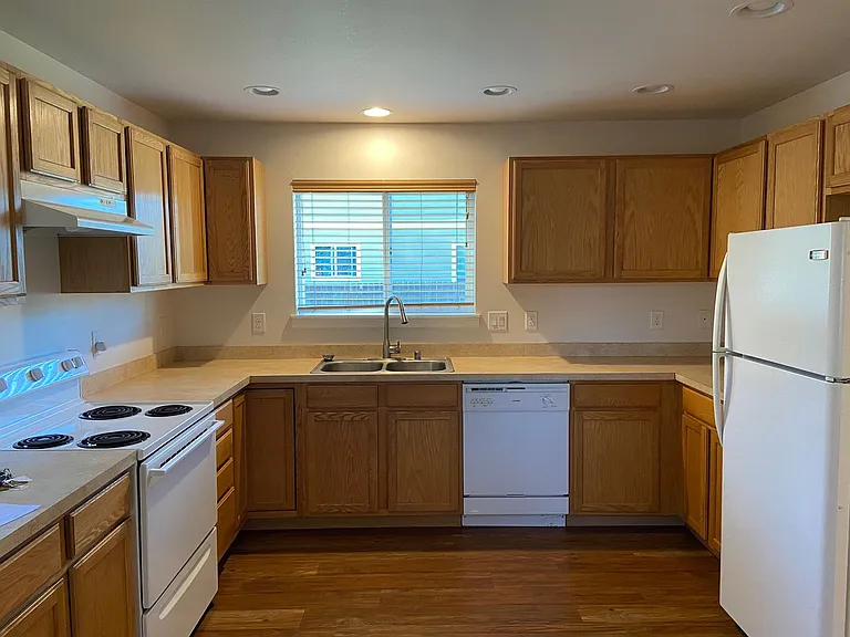 804 Freda Ave #A & B — Photo 6