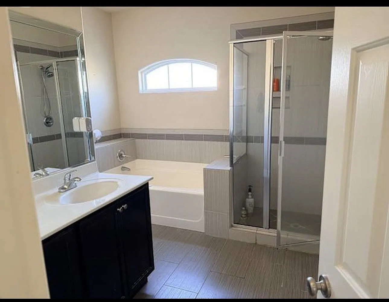 3 bed, 2193 sqft, $3,000 — Photo 3
