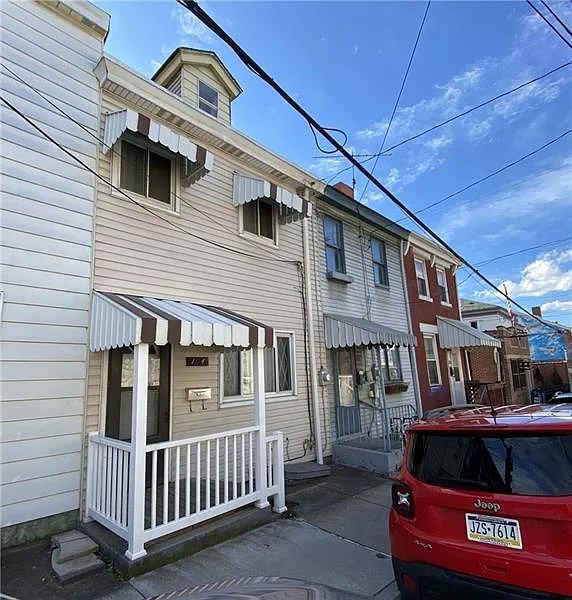 194 42nd St photo 1